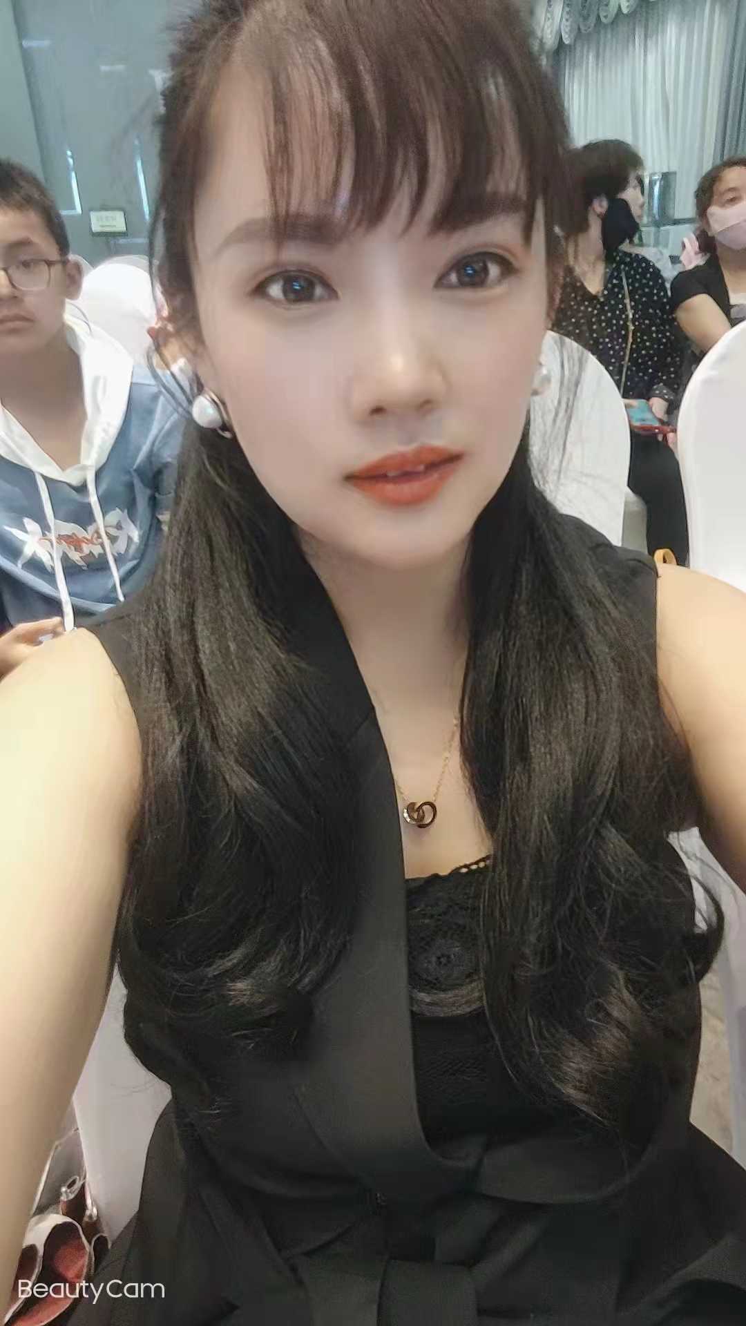 38e大波肥臀健身美美